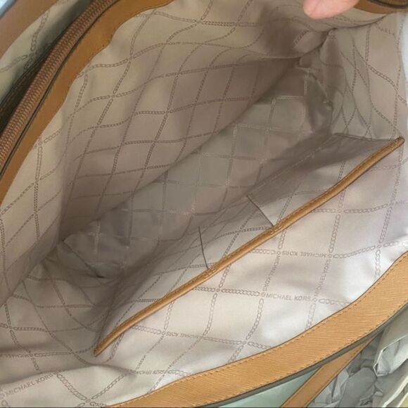 Michael Kors large Joey shoulder open top tote bag - Picture 12 of 16